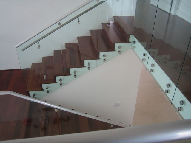 schody poręcze balustrady szklane okucia szklane patowa