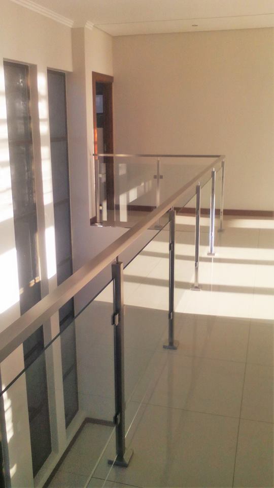 terras railing ontwerpt roestvrij staal glazen balustrade squae bericht leuning ontwerp