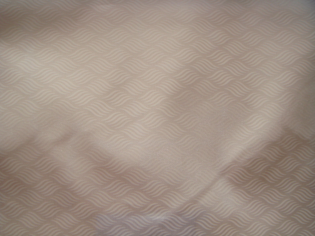 tissu en satin de soie de couleur blanche