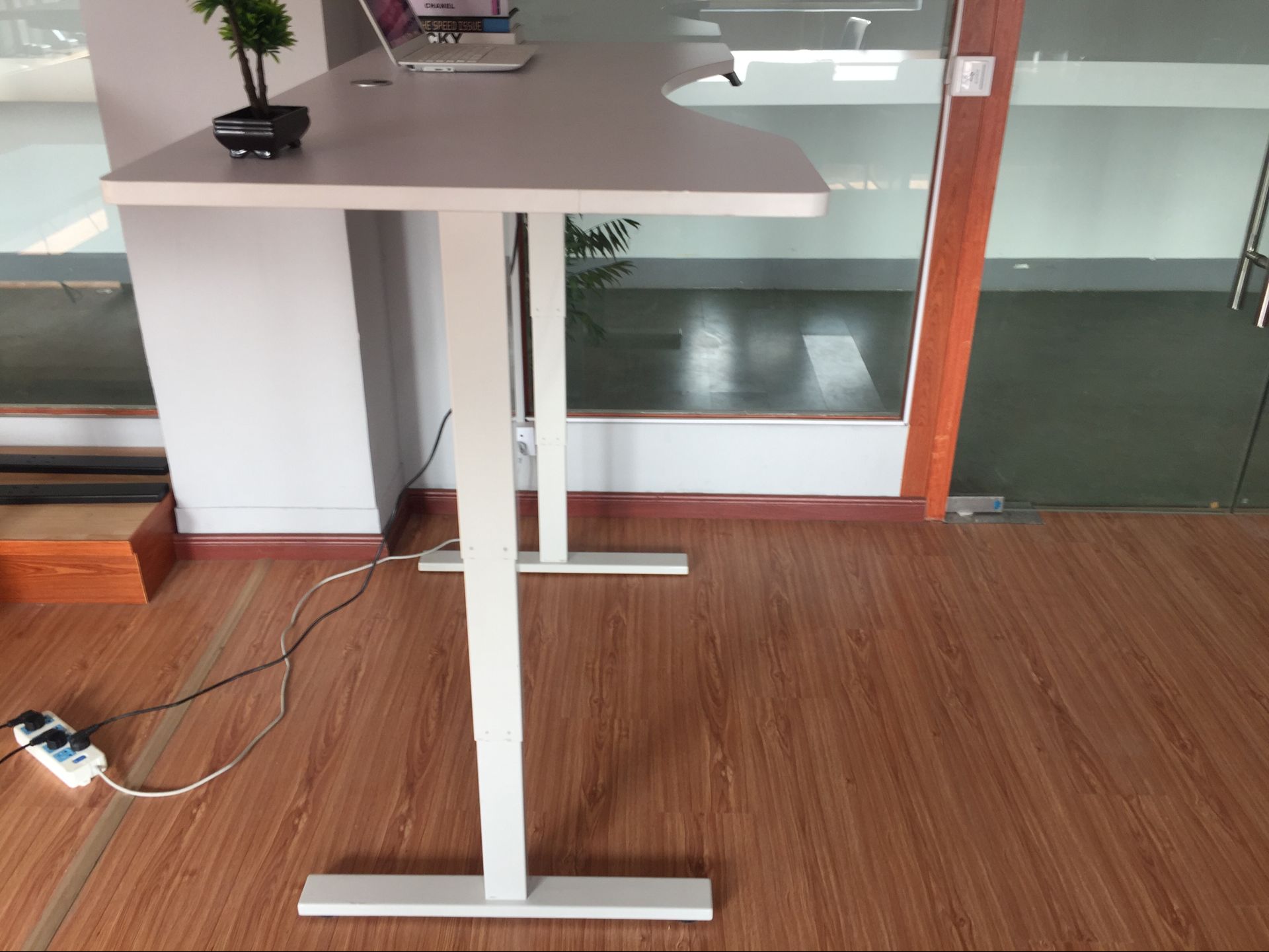 Electric Manual Height Adjustable Desk/electric height adjustable office desk