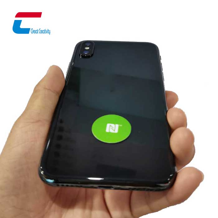 Benutzerdefinierte Social Media Sharing Handy NFC Tag Wasserdichtes Epoxy NFC-Tags Lieferant