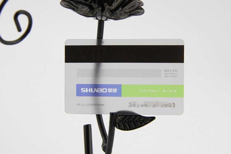Hochwertige, mattierte, transparent bedruckte PVC-Karte mit Magnetstreifen im Großhandel