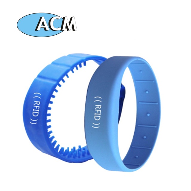 Bracelets ISO14443A imprimés par logo adaptés aux besoins du client par couleur pour le système de contrôle d'accès