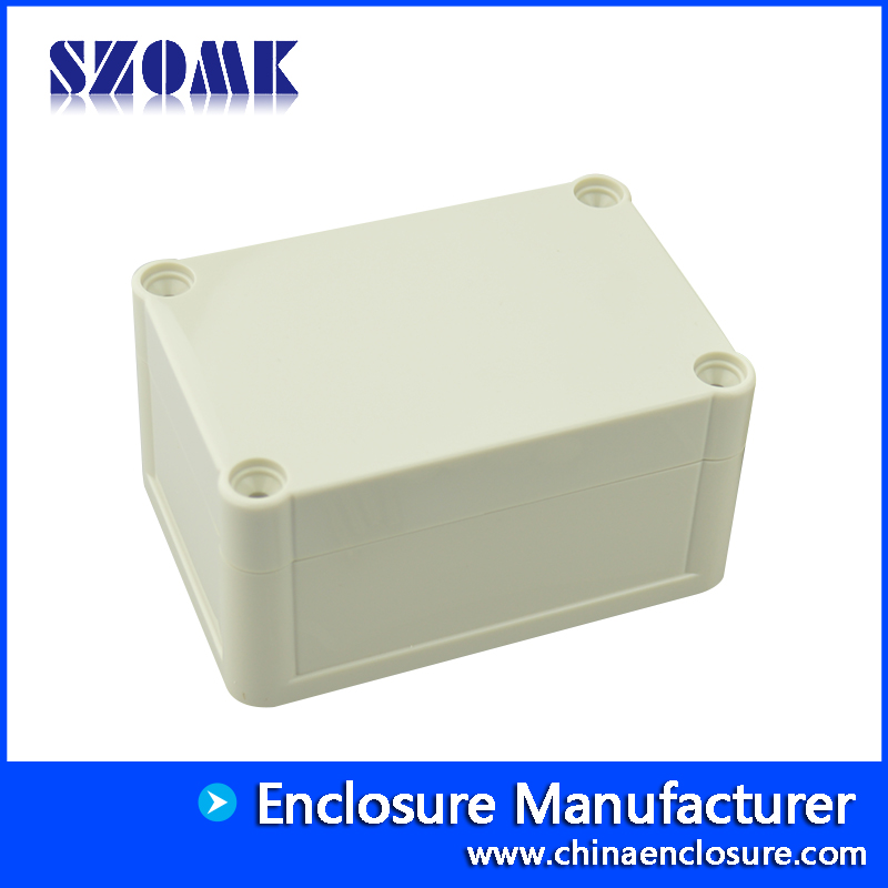 Caja de plástico a prueba de agua de material ABS para electrónica industrial AK-10514-A1 102 * 70 * 52 mm