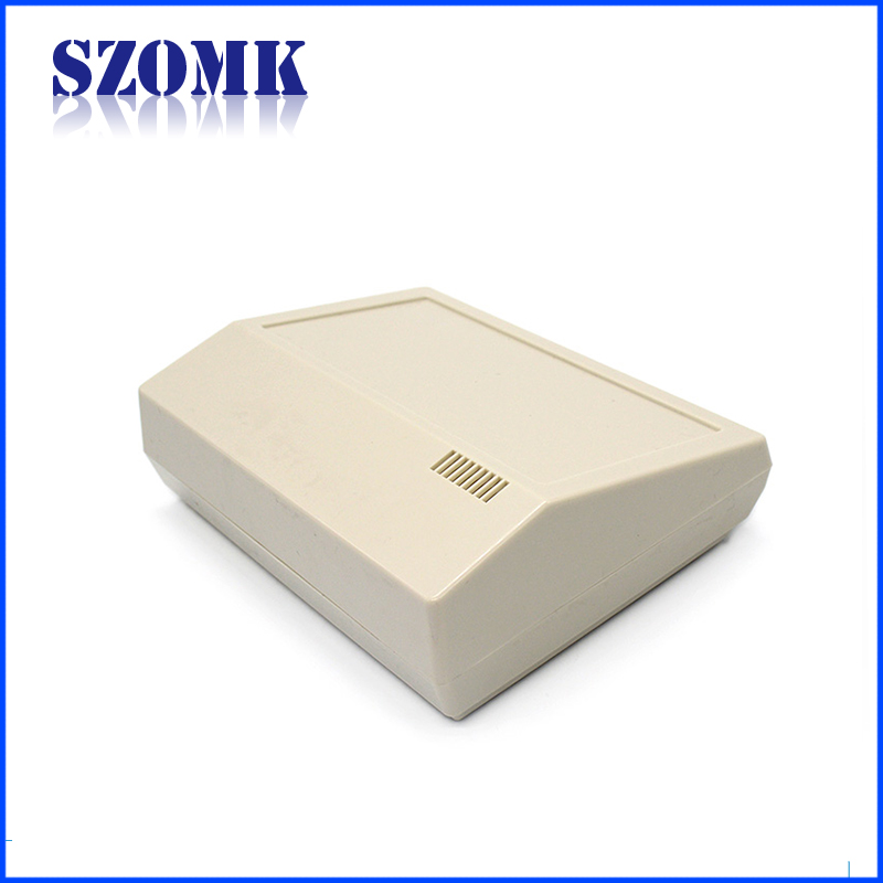 ABS البلاستيك الضميمة سطح المكتب لأجهزة إلكترونية الكلور من الصين Mnufacture / 178 * 136 * 57mm / AK-D-26