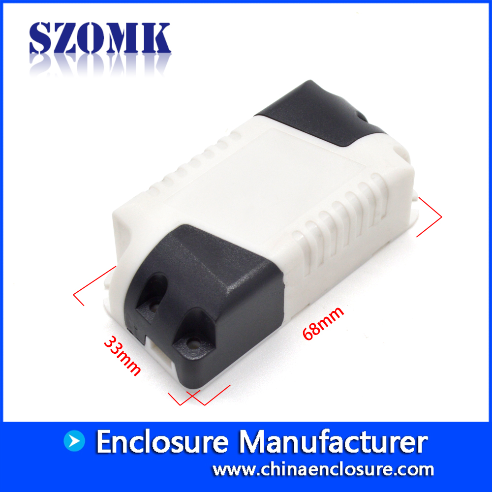SZOMK منفذ تصميم جديد أدى عبس مربع تقاطع البلاستيك لتوفير الطاقة AK-48 68 * 33 * 22mm
