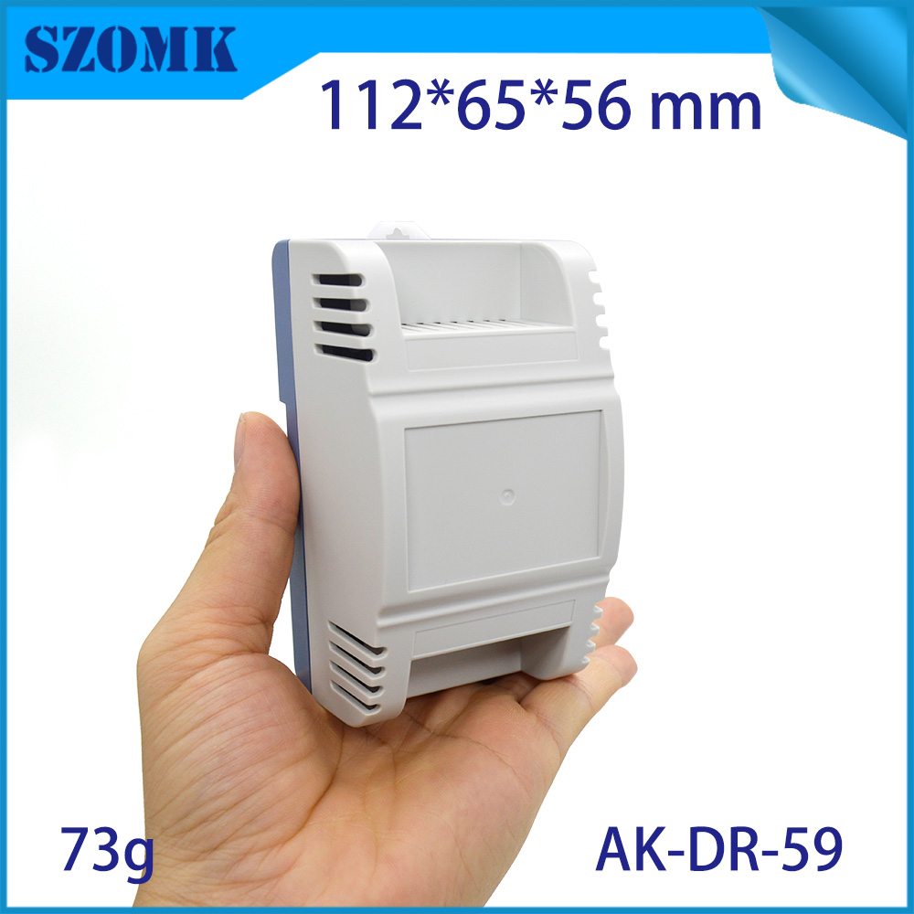 Caja de caja de plástico SZOMK con riel DIN dentro de AK-DR-59