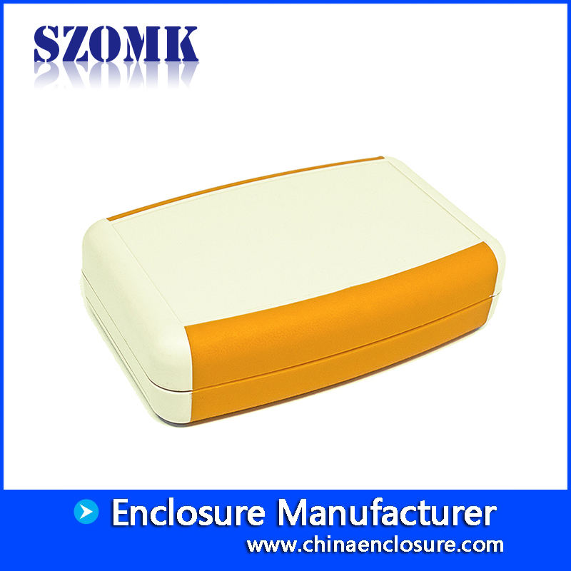 電源エンクロージャは、szomkの9Vバッテリ付きのプラスチックエンクロージャを表示します。AK-H-07b 33 * 78 * 118mm