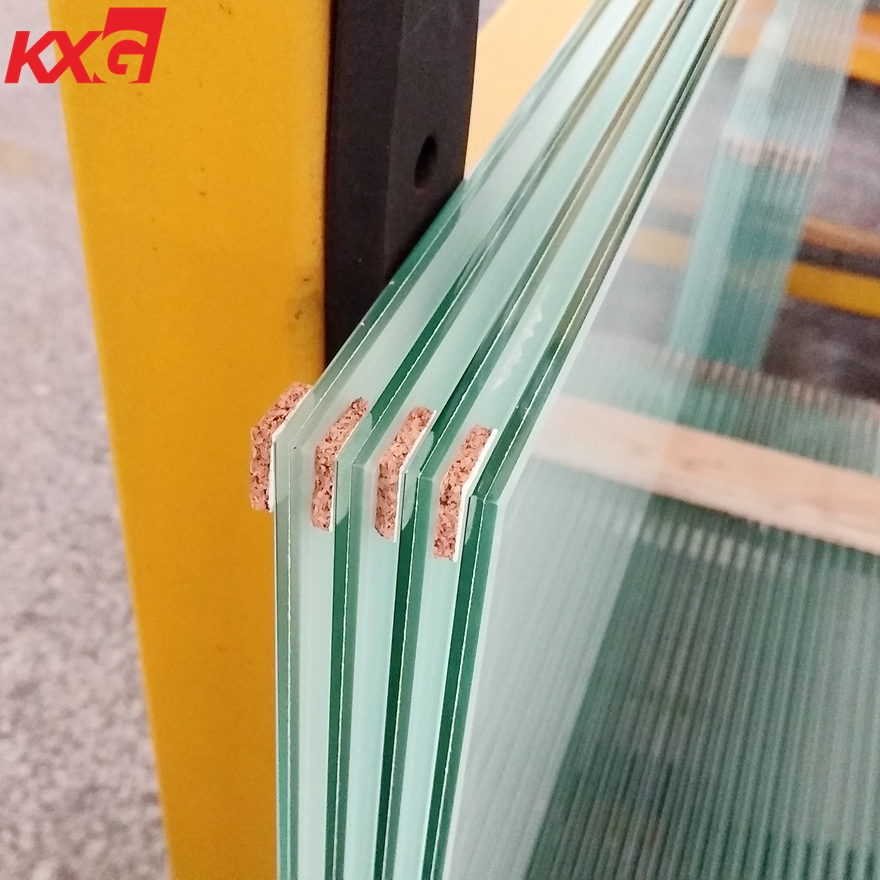 1/4 inch white color PVB film float laminated safety glass, 6.38mm white PVB film clear laminated glass, 331 white PVB film laminated glass factory