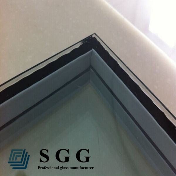 オーダーメイドの暖かいエッジスペーサー低 e 断熱ガラス、カスタマイズされたサイズ低 e コーティング絶縁ガラス暖かいエッジ、暖かいエッジスペーサーバー低 e 二重釉ユニット (DGU)