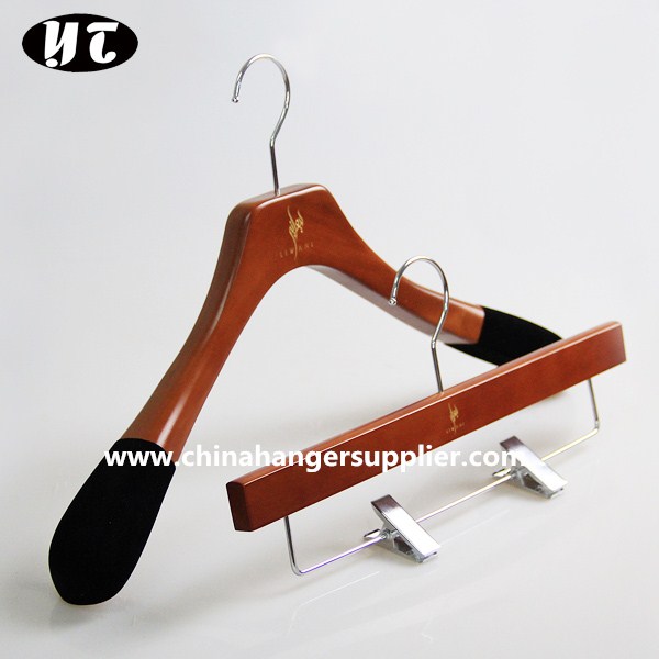 Brown Men suit set luxury wooden hanger with non slip velvet at the end of shoulder China hanger supplier factory[W001]