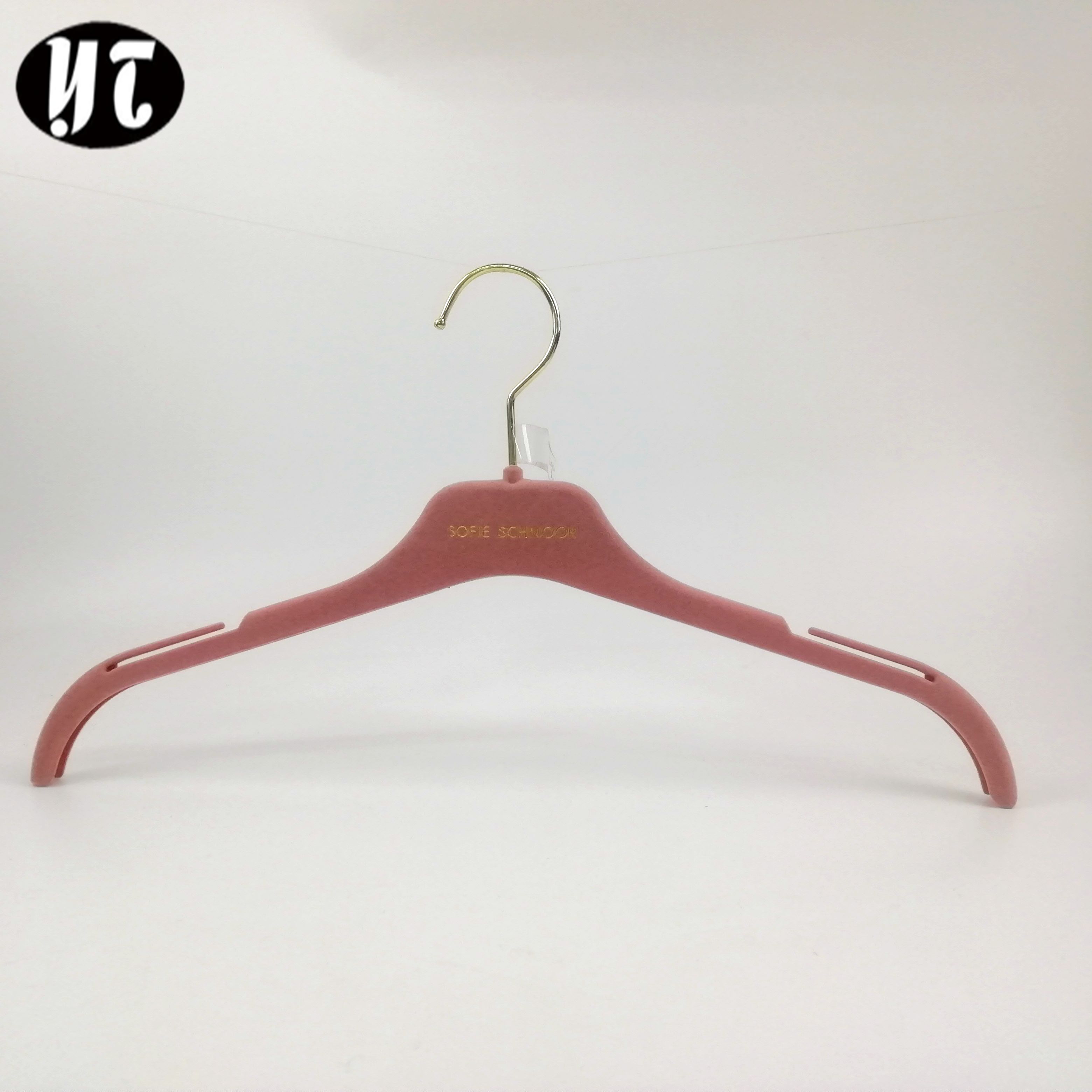 Pink velvet plastic coat hanger for convenient supplier of hangers in China