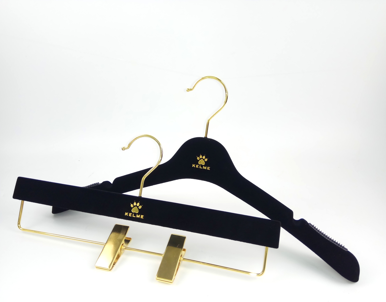 Maßgeschneiderte schwarzen Samt Unisex-Kleiderbügel aus Kunststoff
