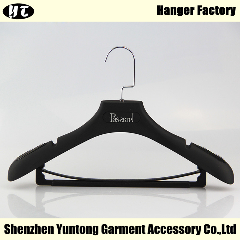 MSR-001 Black Rubber Coated Suits Hangers For Wholesale