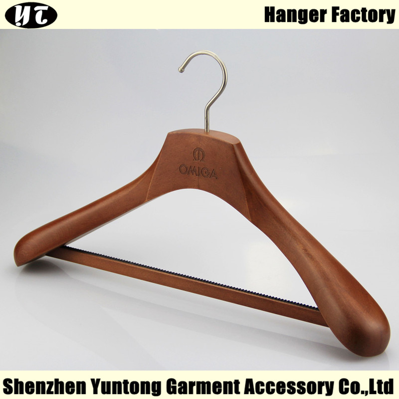 Men clothes high end  beech wood hanger with locking bar China supplier factory [MSW 015]