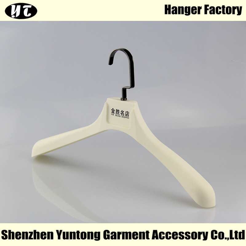 MTR-001 plastic men coat hanger rubber coated clothes hanger