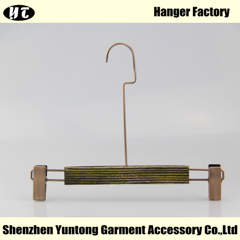 WBW-002 houten broek hanger met lange metalen haak bodem hanger met clips