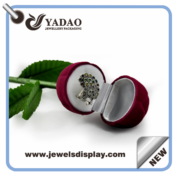 2015 nejlepší populární červené sametové růže šperkovnice pro snubní prsten dárkové krabičce Made in China