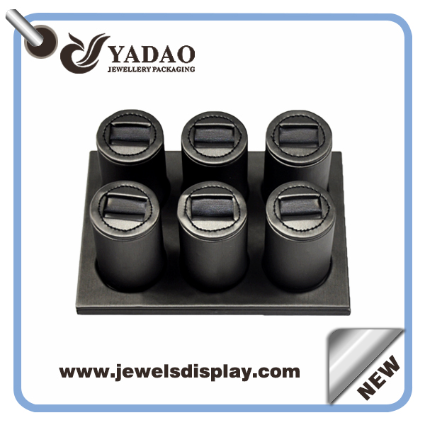 2015 el más nuevo diseño establecido soporte de exhibición del anillo del dedo de cuero negro expositor llavero interior es de madera hechos en China