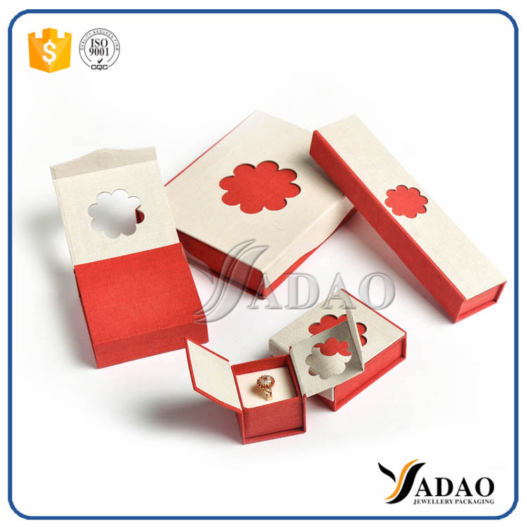 2017 atractivo simple diseño delicado hermosa caja de papel ligera para el anillo/pendiente/ppendant/pulsera/brazalete con OEM por Yadao