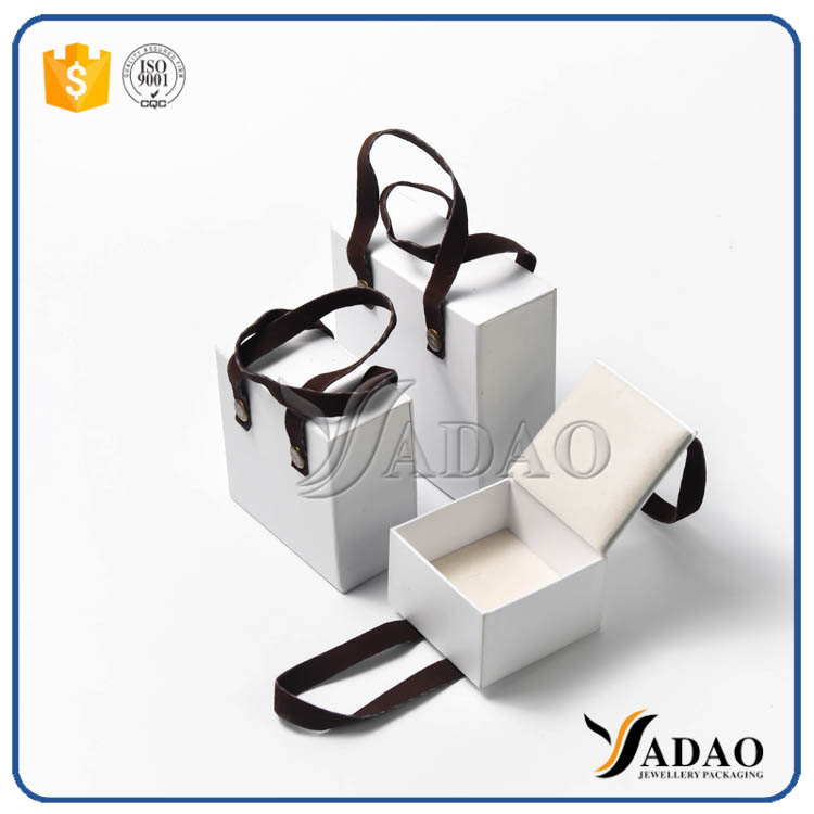 2017 Großhandel hochwertige handgefertigte High-End-Papierbox mit praktischen Handtaschenform für Ring / Armband / Halskette / Armreif / Ohrring Verpackung