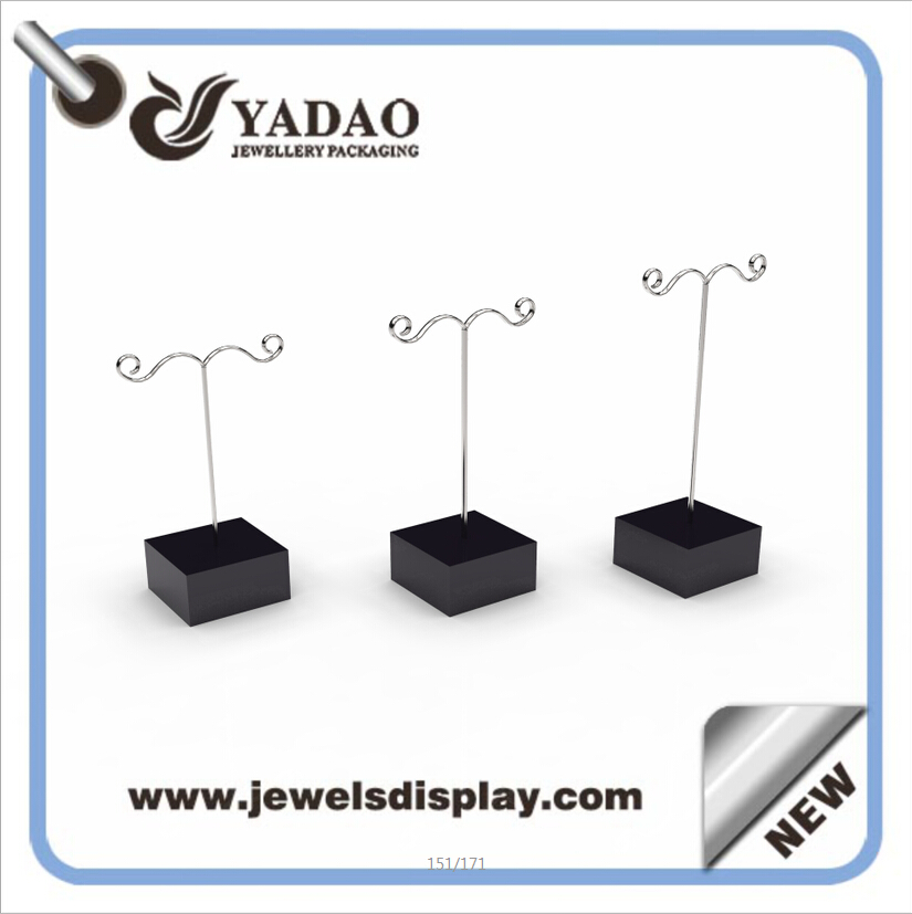 Acrylique mignon Earring personnalisée Display Stand Jewlery Présentoir Titulaire d'oreille en métal de la Chine