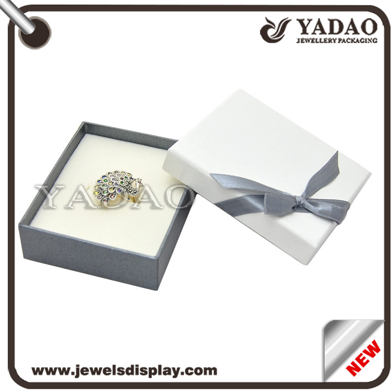 Belle boîte chaude vente de papier pour l'emballage de bijoux avec un ruban arc-noeud
