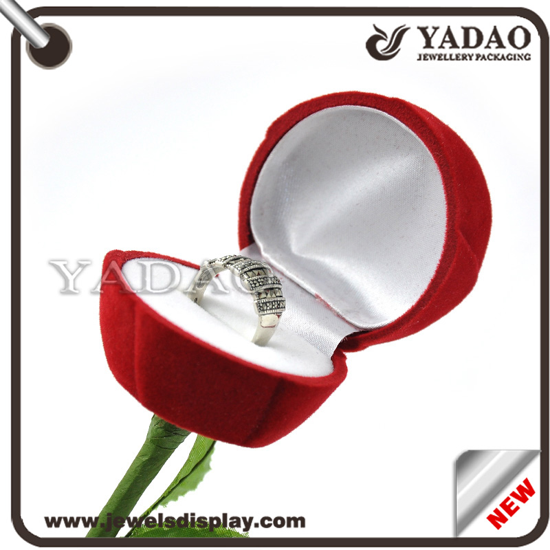 Krásné červené sametové šperky box na kruhu vyrobené v Číně