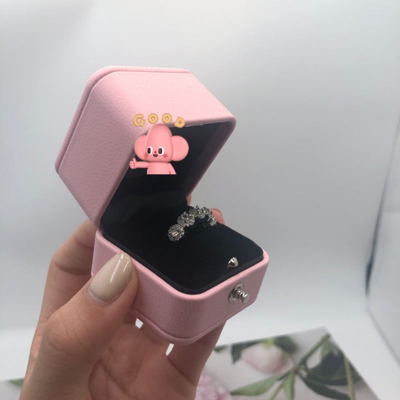 Bespoke pu leather pink button box for diamond ring luxury packaging jewelry box