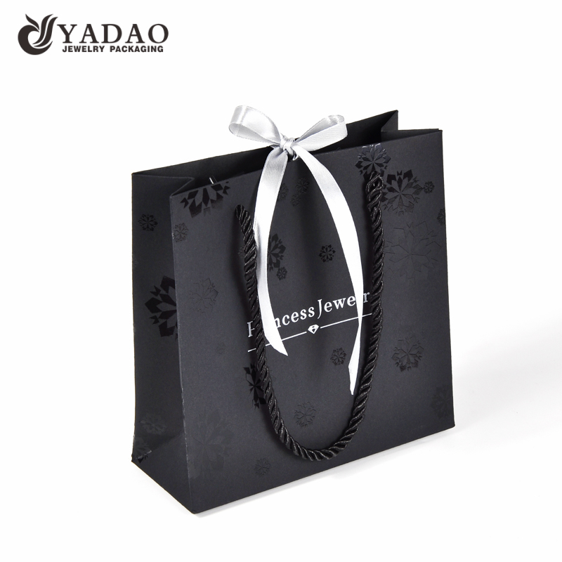 Black fashion shopping paper packaging bag for jewelry and watch packing with free logo and color customized