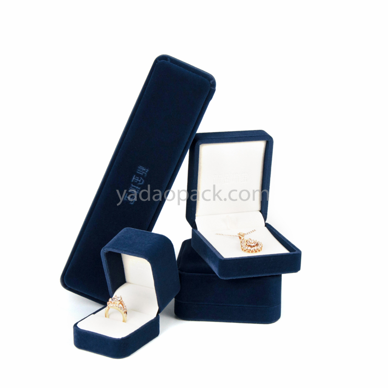 Custom wholesale velvet fine jewelry packaging ring/bangle/pendant/bracelet boxes with debossed logo