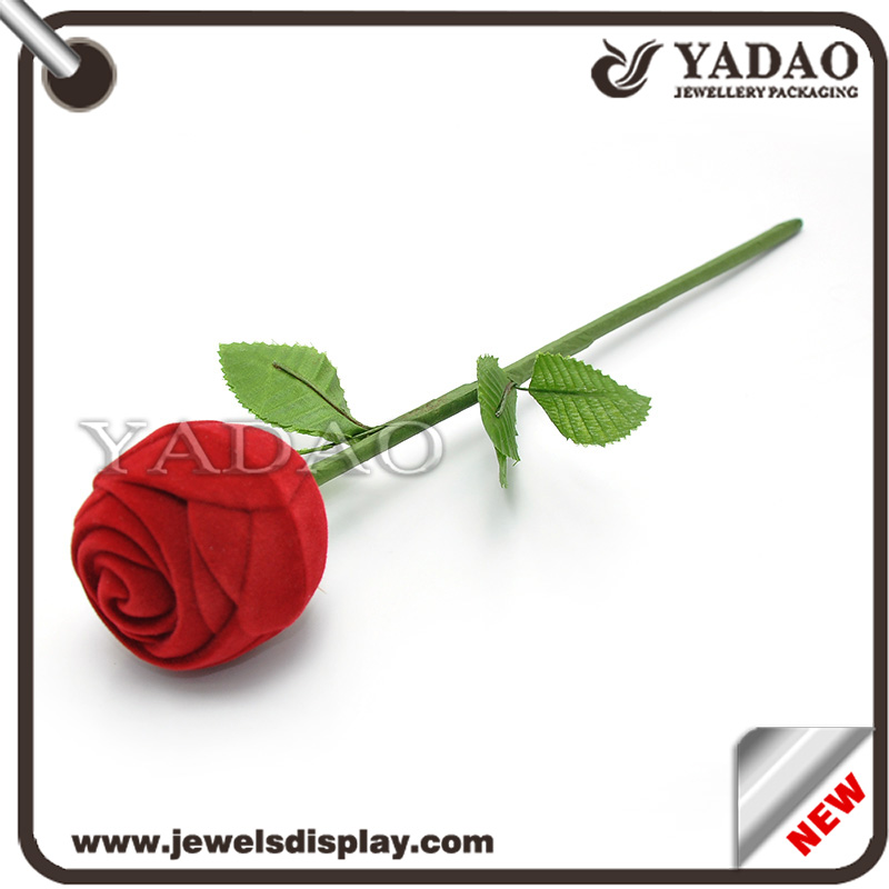 Chine usine Red rose flocage boîtes à bijoux pour bijouterie compteur et l'emballage de salon et de boîte de bague de velours faveur du parti