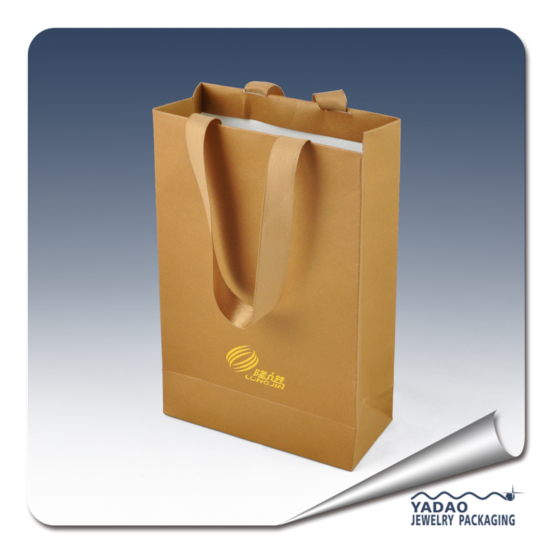 Κίνα υψηλής ποιότητας χειροποίητα εκτύπωση CMYK για ψώνια χαρτί τσάντα κοσμήματα τσάντα συσκευασίας χονδρικής Προσαρμογή χάρτινη σακούλα με σχοινί κορδέλα