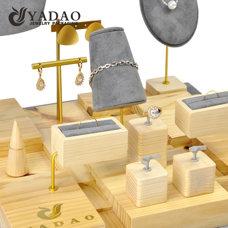 China wood jewelry display set luxury jewelry display packaging customize with logo