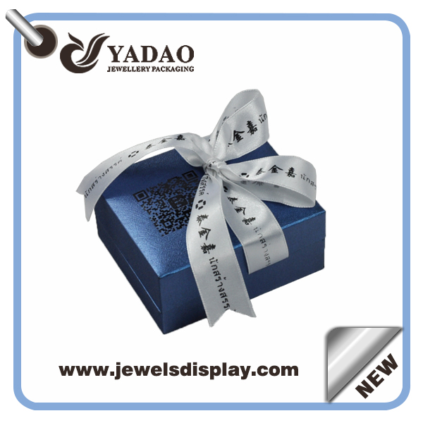 Čínský výrobce High-end luxusní náhrdelník a prsten krabice, obalové pouzdra kožené šperky, plastové šperky skříňky na jewery obchodu pult a oknem a party laskavosti se stuhou a luk