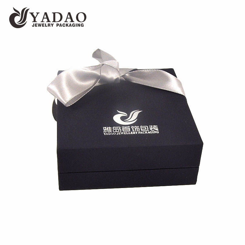 Produttore cinese di lusso personalizzato logo stampato gioielli scatole di velluto, scrigni di gioielli di plastica, gioielli valigie per anello, collana, bracciale, orecchini set all'ingrosso