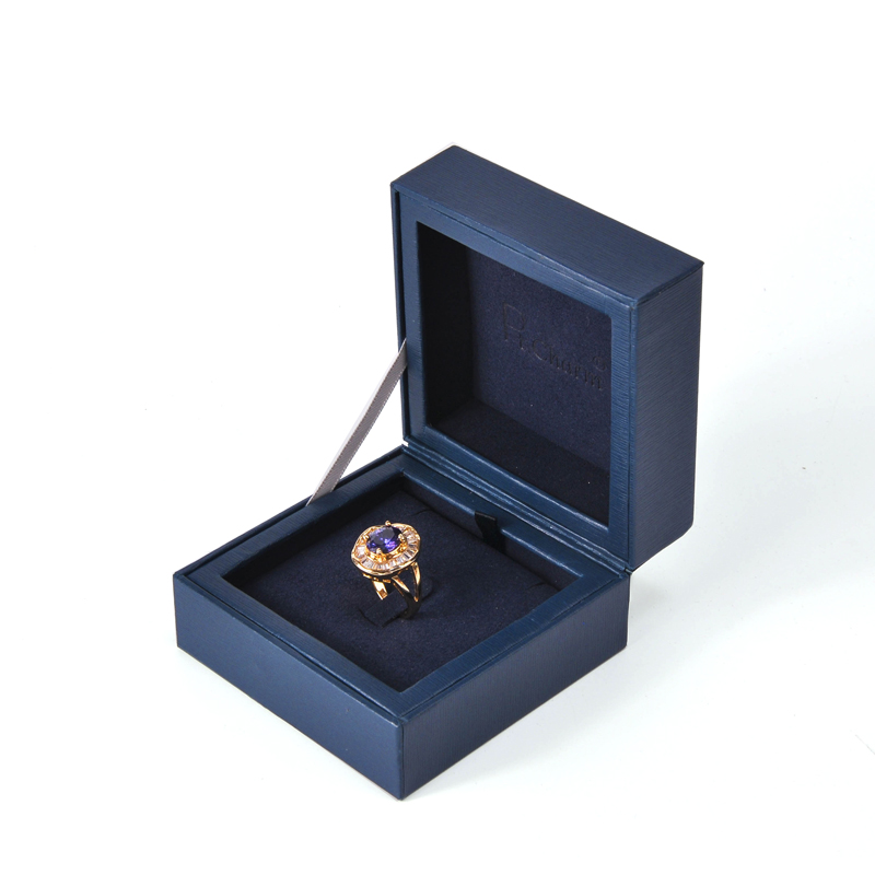 Kundenspezifische hochwertige Verpackung Kunststoff Stahl Support Schmuckschatulle für Halskette Ring Ohrring