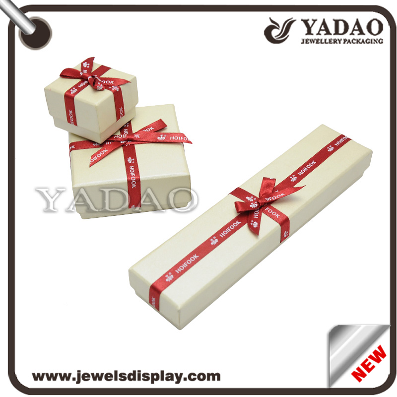 Caja de papel de embalaje de regalo de joyería personalizada