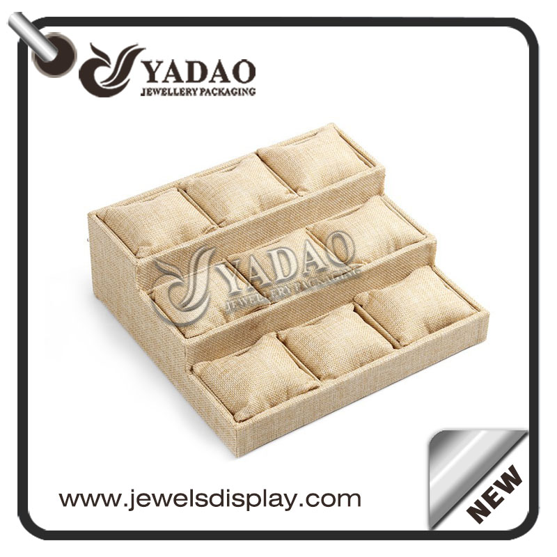 La bandeja estándar es una bandeja de exhibición de la pulsera de 3 niveles hecha por Yadao con buena calidad y un precio de fábrica razonable.
