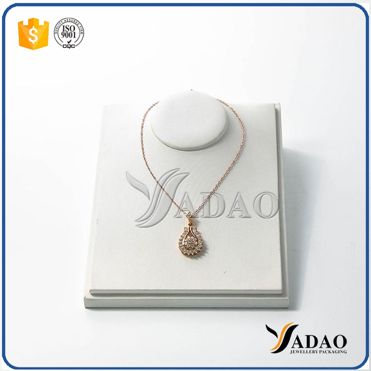 Přizpůsobte si OEM ODM roztomilé pěkné šperky zobrazující poprsí náhrdelník zobrazující formy poprsí krku s bezplatným tiskem loga