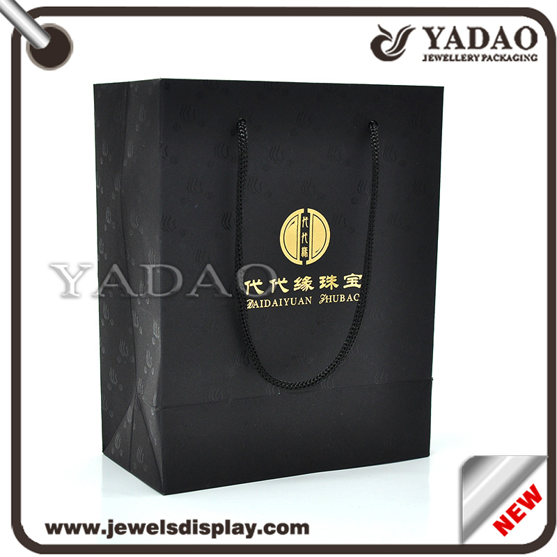 Personnalisé bijoux de sac de papier noir pour les bijoux magasin aller panier