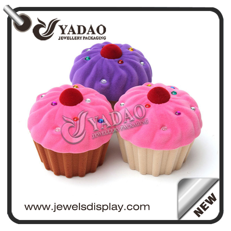 Lindo helado forma de terciopelo caja de anillo adecuado para la joyería de los niños de embalaje hecho en Yadao