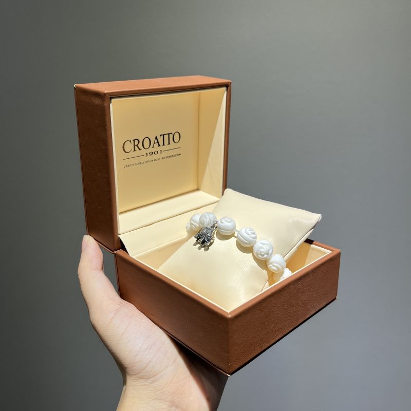 Boîte de bijoux de matériau en cuir artisanal débossé pour bracelet Watch Gift Emballage