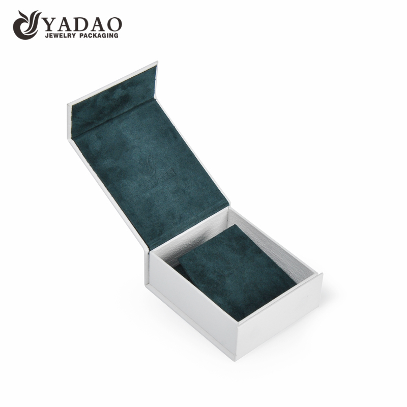 Delicate and elegance clean color with velvet  jewelry paper box