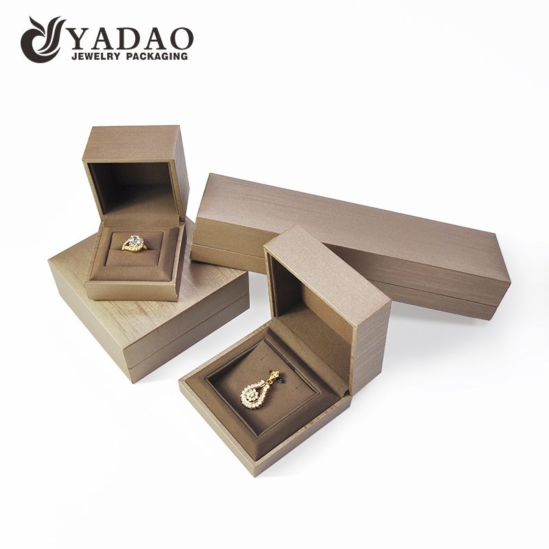 Design pendant jewelry box packaging brown color with velvet insert customize logo necklace jewelry box