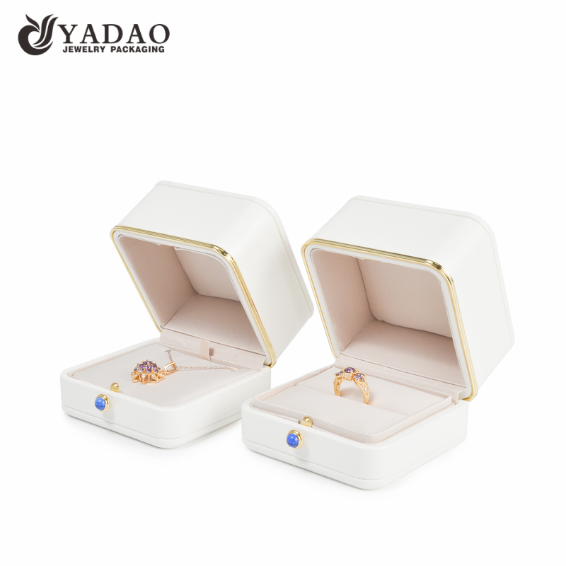 Caixa de jóia clara da luz do diodo emissor de luz da cor da elegância para a jóia ou o presente delicado