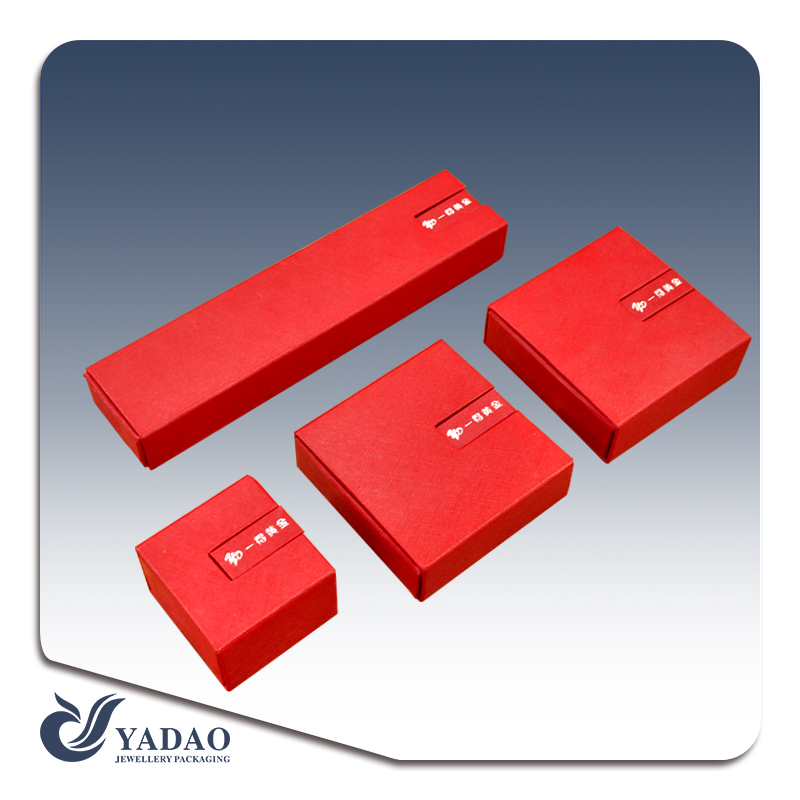 Elegante Contenitore di regalo rosso di carta di colore per il confezionamento di gioielli o la visualizzazione gioielli made in China