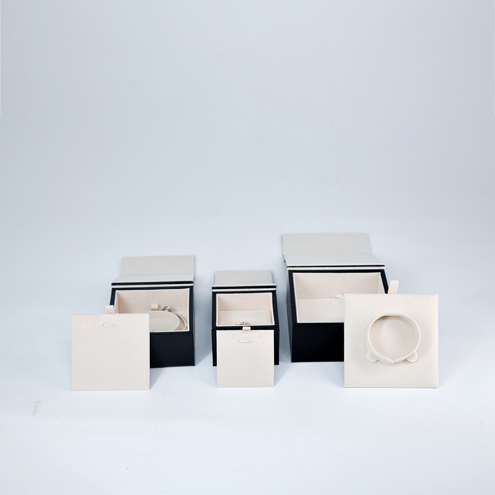 scatola di imballaggio di gioielli in plastica di alta qualità Bracciale lungo la scatola da regalo per imballaggio a ciondolo a ciondolo