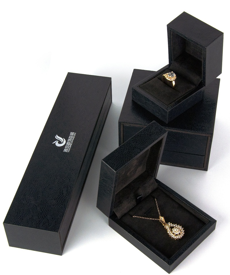 Plastic packaging box for pendants with patterned texture paper drawers with interior in suede material