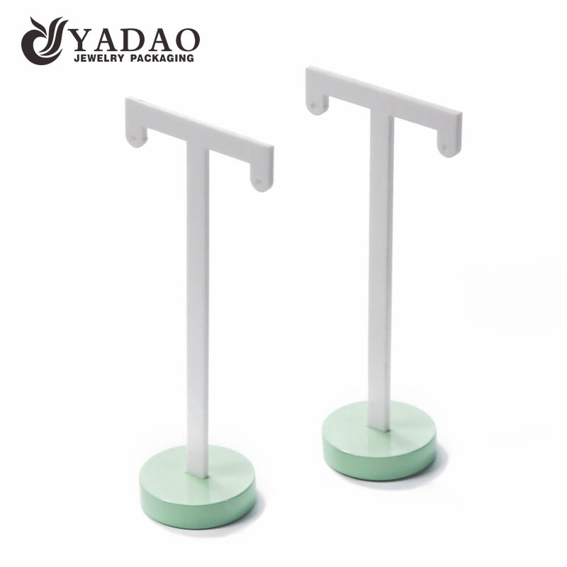 Glegant and fresh earring display stand painted with glossy lacquer suitable for showing long earrings.